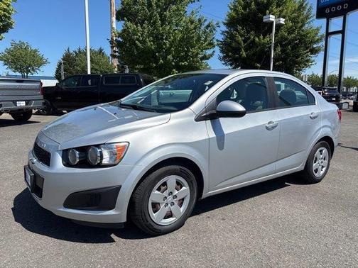 Silver Ice Metallic 2016 Chevrolet Sonic LS