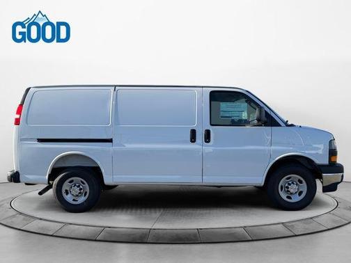 Summit White 2025 Chevrolet Express 3500 Work Van