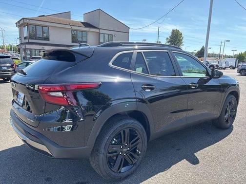 Mosaic Black Metallic 2026 Chevrolet Trax ACTIV