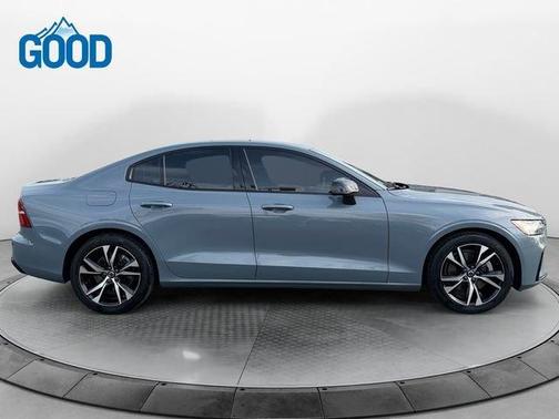 2024 Volvo S60 B5 Core Dark Theme