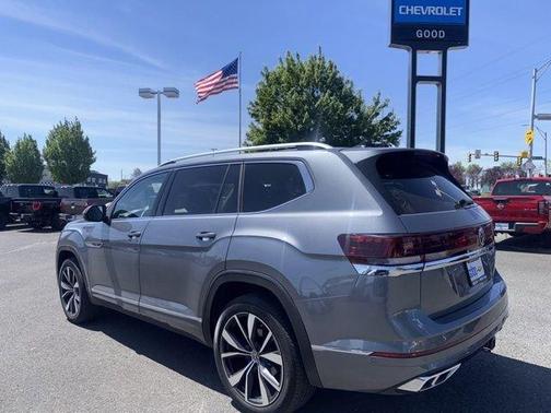 Platinum Gray Metallic 2024 Volkswagen Atlas 2.0T SEL Premium R-Line