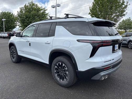 Polar White 2026 Chevrolet Traverse Z71