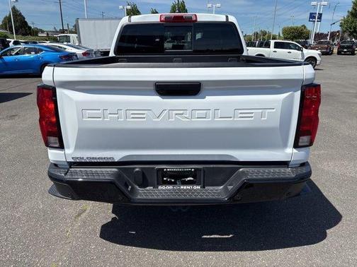 Summit White 2025 Chevrolet Colorado WT