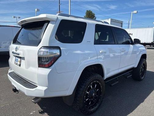 Super White 2018 Toyota 4Runner SR5 Premium