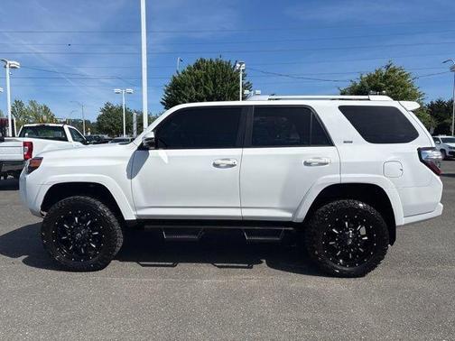 Super White 2018 Toyota 4Runner SR5 Premium