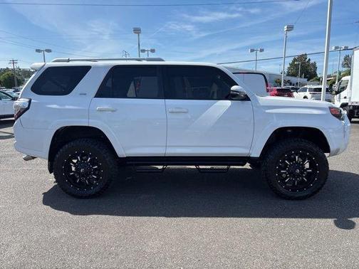 Super White 2018 Toyota 4Runner SR5 Premium