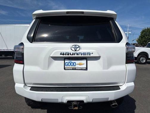 Super White 2018 Toyota 4Runner SR5 Premium