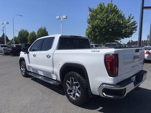 White Frost Tri-Coat 2022 GMC Sierra 1500 SLT
