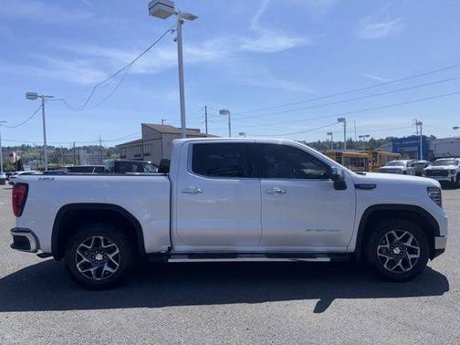 White Frost Tri-Coat 2022 GMC Sierra 1500 SLT