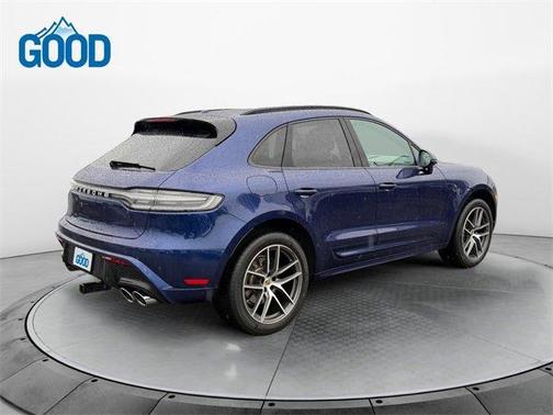 2022 Porsche Macan Base