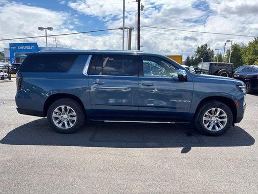 Lakeshore Blue Metallic 2025 Chevrolet Suburban Premier