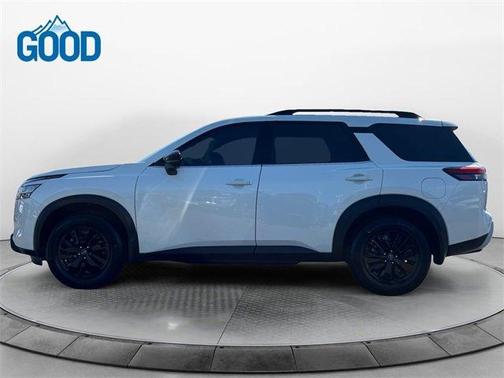 2022 Nissan Pathfinder SL