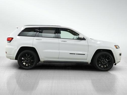 Bright White Clearcoat 2019 Jeep Grand Cherokee Altitude