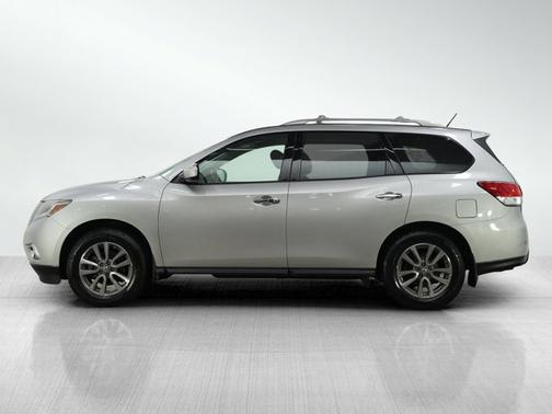 2016 Nissan Pathfinder SV