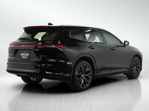 2025 Toyota Crown Signia Limited