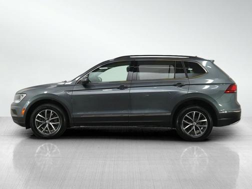 Platinum Gray Metallic 2018 Volkswagen Tiguan 2.0T SE