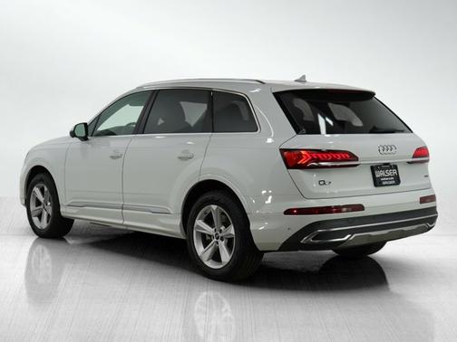 2024 Audi Q7 Premium Plus