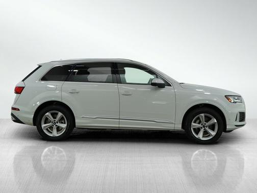 2024 Audi Q7 Premium Plus