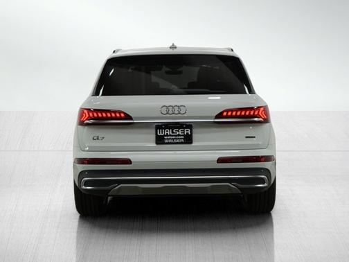 2024 Audi Q7 Premium Plus