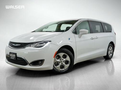 2018 Chrysler Pacifica Hybrid Touring Plus