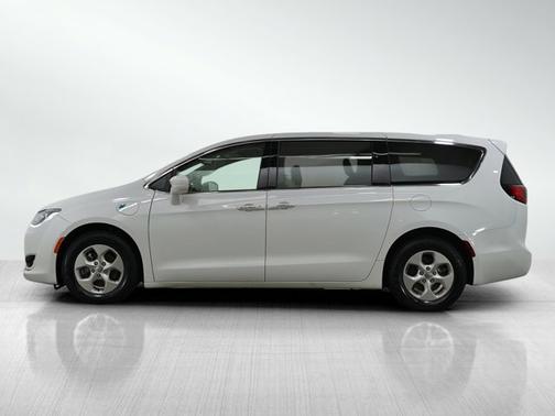 2018 Chrysler Pacifica Hybrid Touring Plus