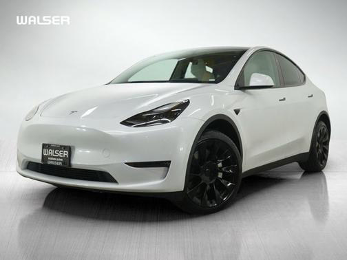 White 2024 Tesla Model Y Long Range