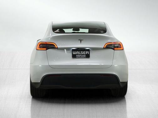 White 2024 Tesla Model Y Long Range