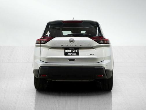 Brilliant Silver Metallic 2025 Nissan Rogue SV