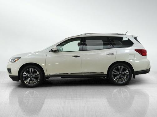 2017 Nissan Pathfinder Platinum