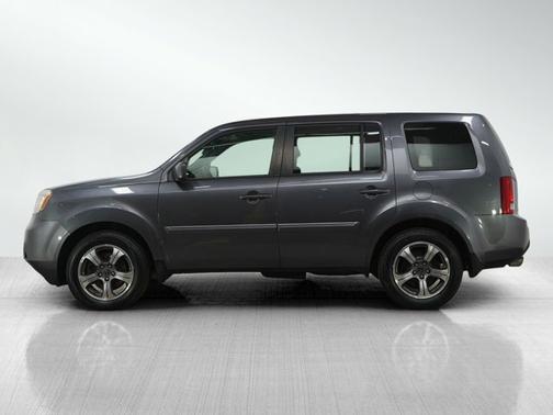 Gray 2015 Honda Pilot SE