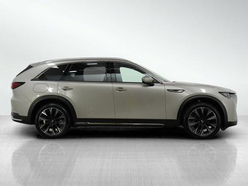 2024 Mazda CX-90 PHEV Premium Plus