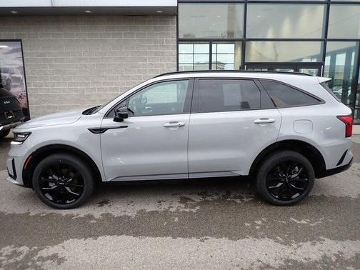 Gray 2023 Kia Sorento SX