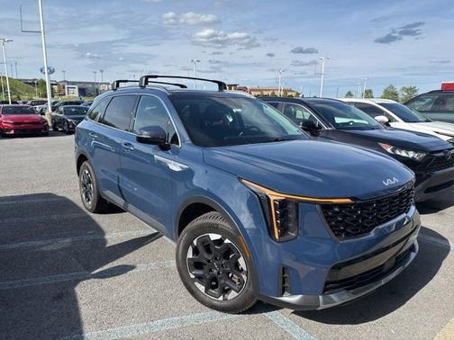 Midnight 2024 Kia Sorento S