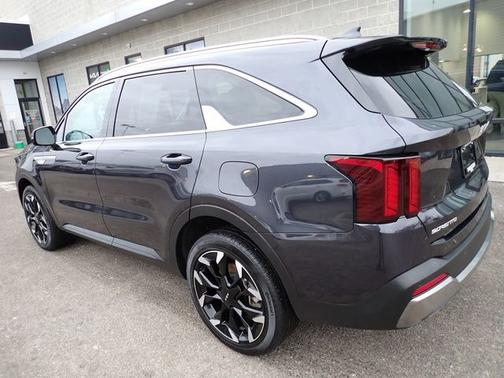 2025 Kia Sorento X-Line EX