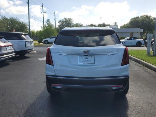 Crystal White Tricoat 2023 Cadillac XT5 Premium Luxury