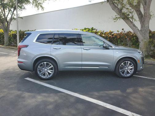 Argent Silver Metallic 2024 Cadillac XT6 Premium Luxury FWD