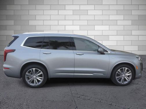 Argent Silver Metallic 2024 Cadillac XT6 Premium Luxury FWD