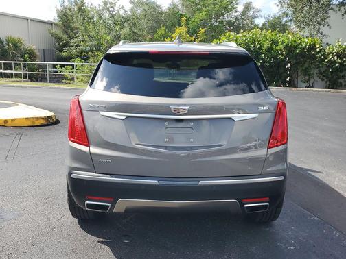 Bronze Dune Metallic 2019 Cadillac XT5 Platinum