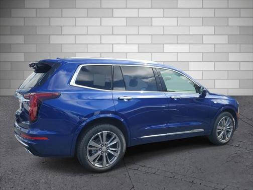 2025 Cadillac XT6 Premium Luxury FWD