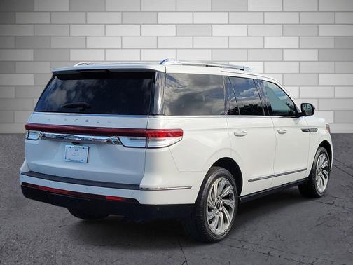 2022 Lincoln Navigator Reserve