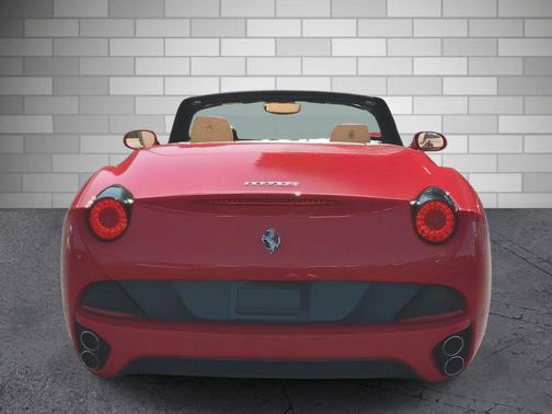2010 Ferrari California Base