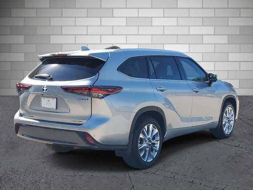 2024 Toyota Highlander Hybrid Limited
