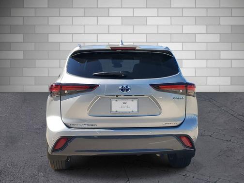 2024 Toyota Highlander Hybrid Limited