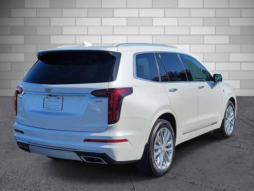 2022 Cadillac XT6 Premium Luxury FWD