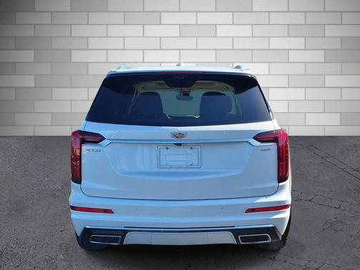 2022 Cadillac XT6 Premium Luxury FWD