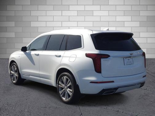 Crystal White Tricoat 2024 Cadillac XT6 Premium Luxury FWD