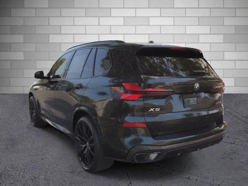 Black Sapphire Metallic 2024 BMW X5 xDrive40i