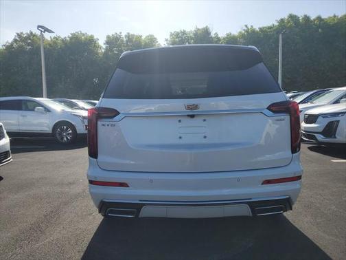 2025 Cadillac XT6 Premium Luxury FWD