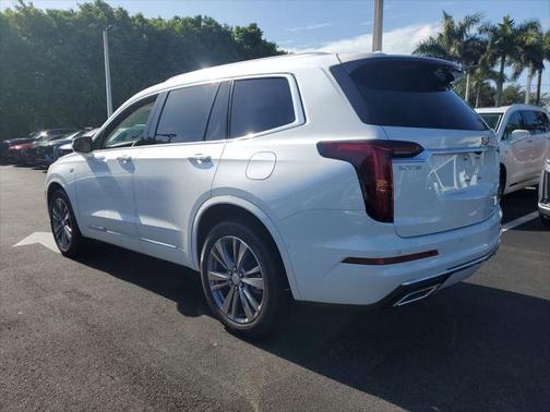 2025 Cadillac XT6 Premium Luxury FWD