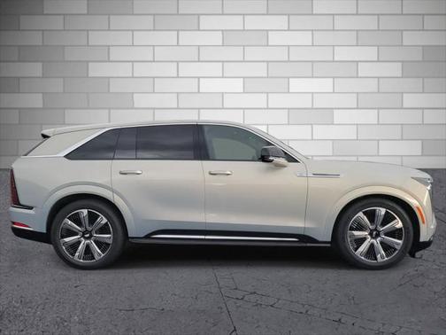 2025 Cadillac Escalade IQ Luxury 2